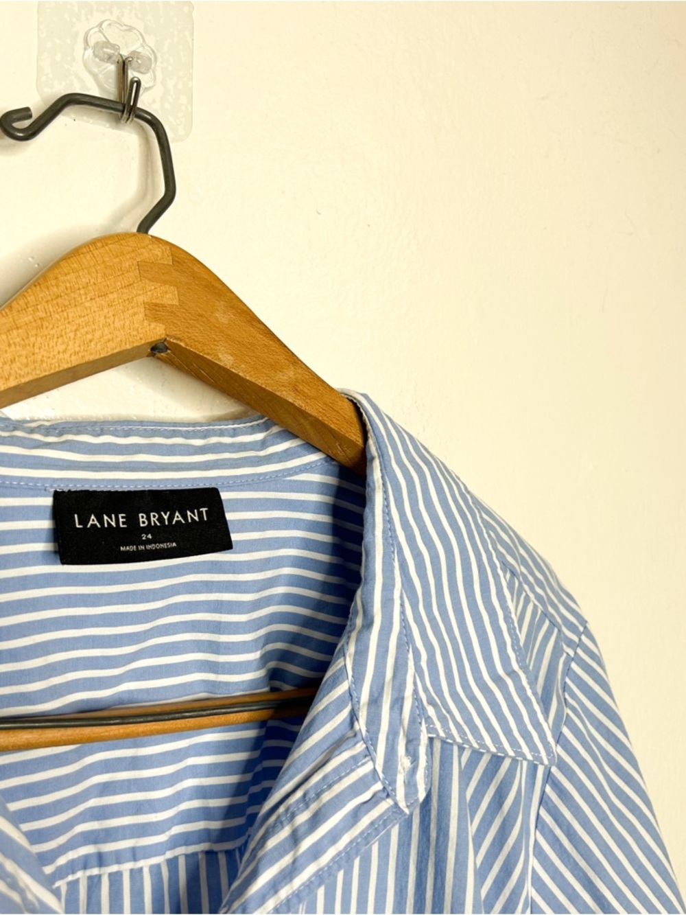 Lane Bryant Womens Button Down Stripe Girlfriend Shirt Blue White Plus Size 24 - Picture 5 of 7
